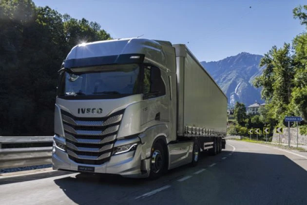 New IVECO S-WAY